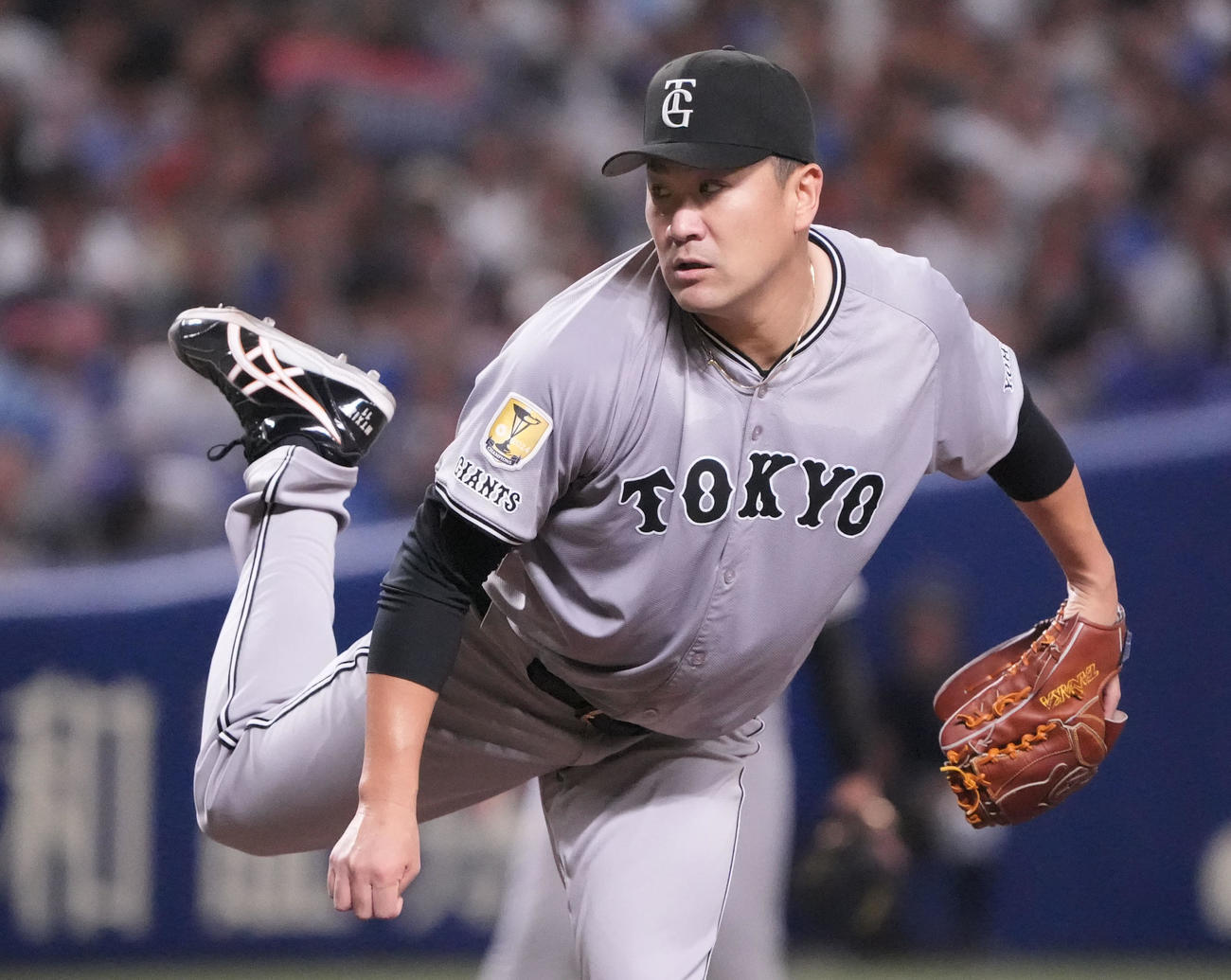 中日対巨人　3回裏、力投する巨人先発の田中将（撮影・森本幸一）