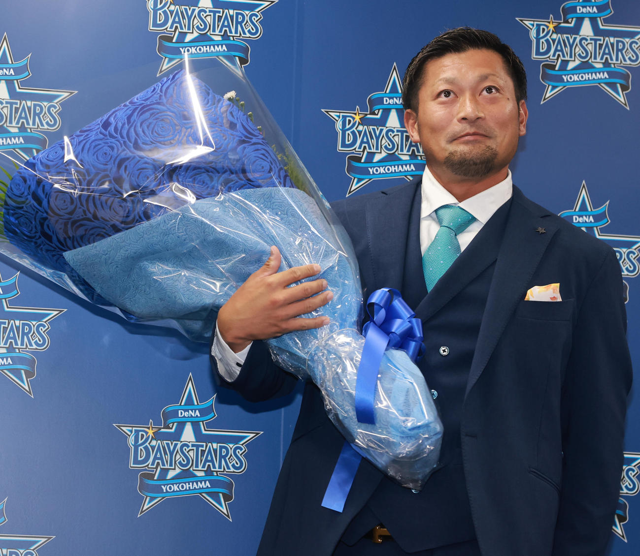引退会見を行うDeNA森唯（撮影・野上伸悟）