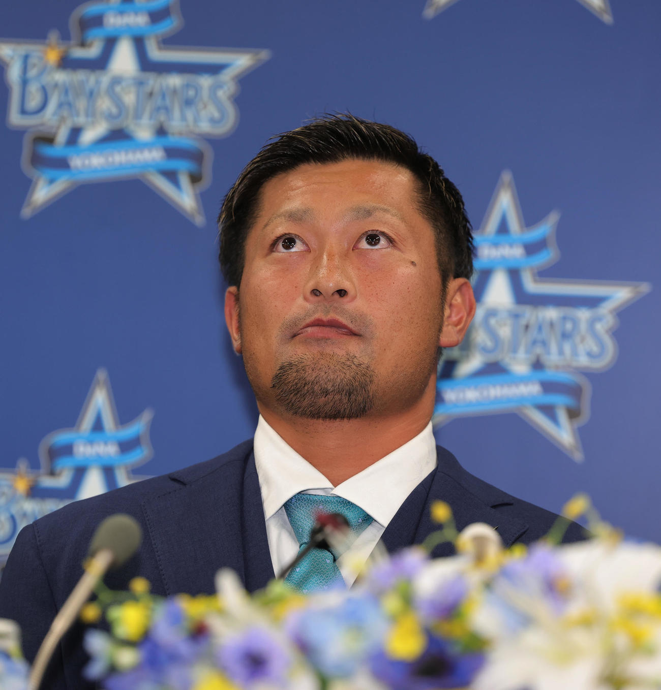 引退会見を行うDeNA森唯（撮影・野上伸悟）