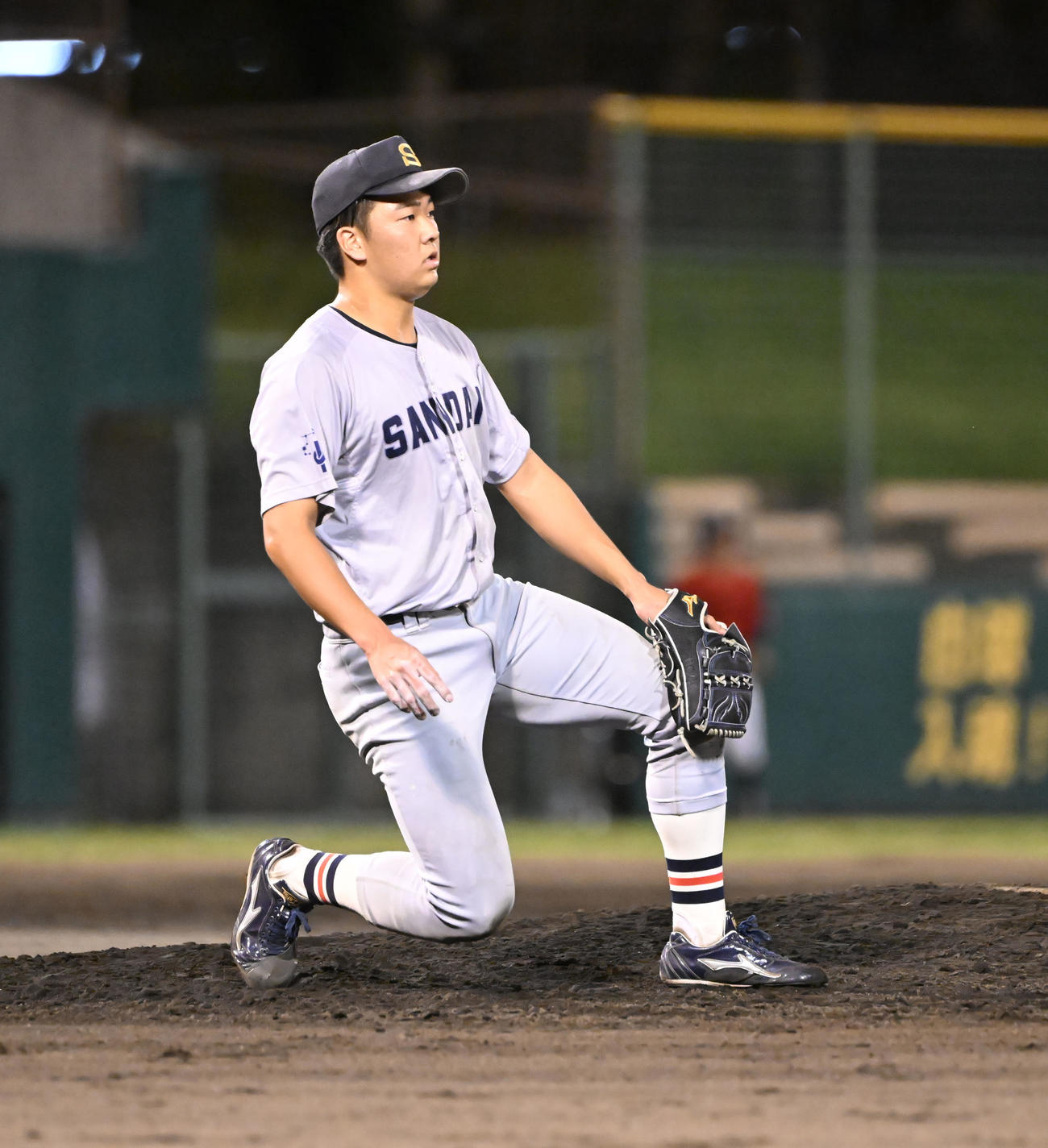 関西六大学野球　龍谷大対京産大　11回裏龍谷大2死一、二塁、湯水に2点適時三塁打を浴びた田村（撮影・和賀正仁）