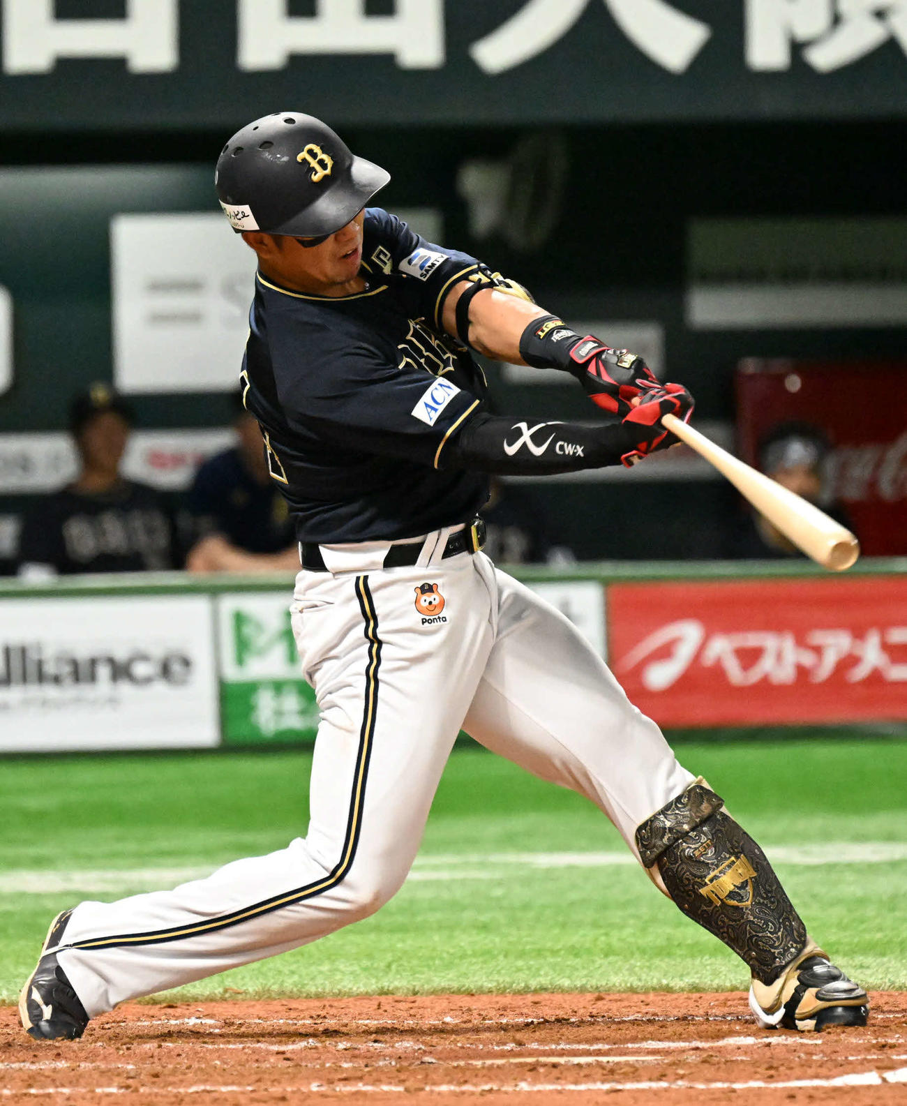 ソフトバンク対オリックス　5回表オリックス無死、頓宮は左前に二塁打を放つ（撮影・林敢治）