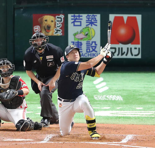 ソフトバンク対オリックス　8回表オリックス無死、杉本は左越えに先制本塁打を放つ（撮影・梅根麻紀）