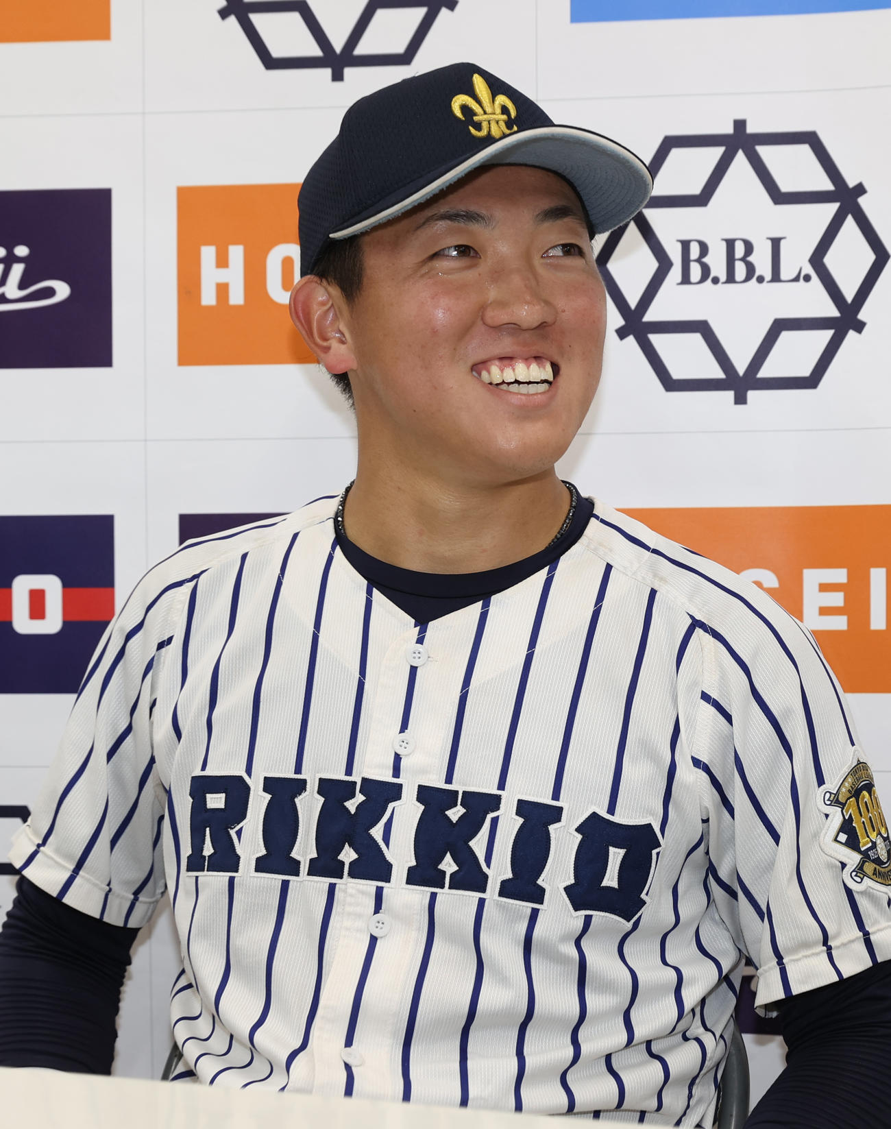 法大対立大　決勝本塁打を打った立大・小林隼は笑顔を見せる（撮影・柴田隆二）　　