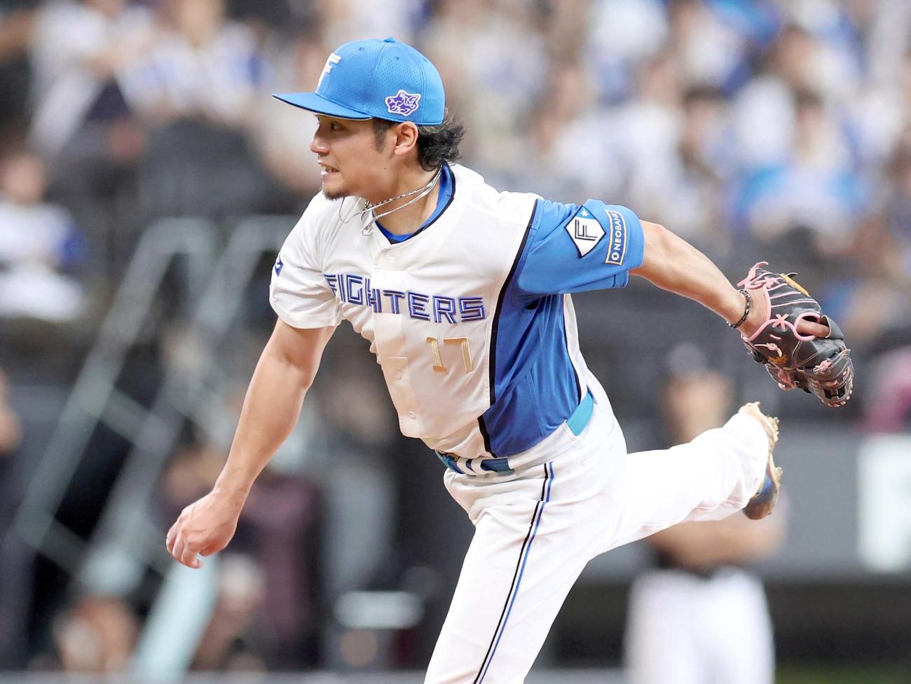 日本ハム対ロッテ　日本ハム先発の伊藤（撮影・黒川智章）