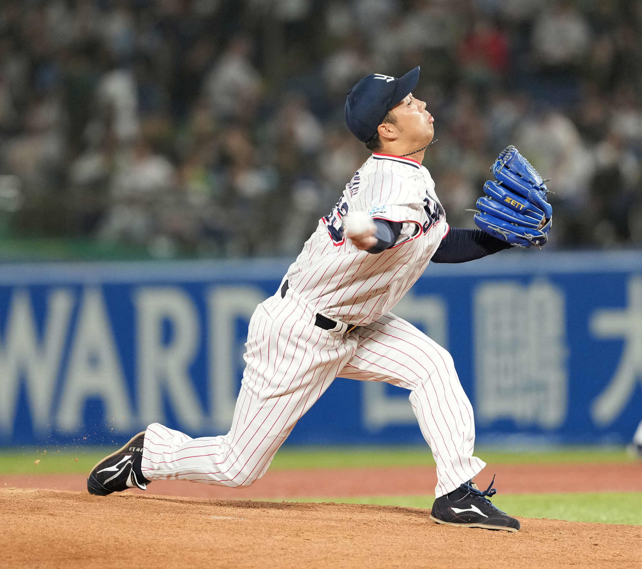 ヤクルト対阪神　力投するヤクルト先発の青柳（撮影・井上学）