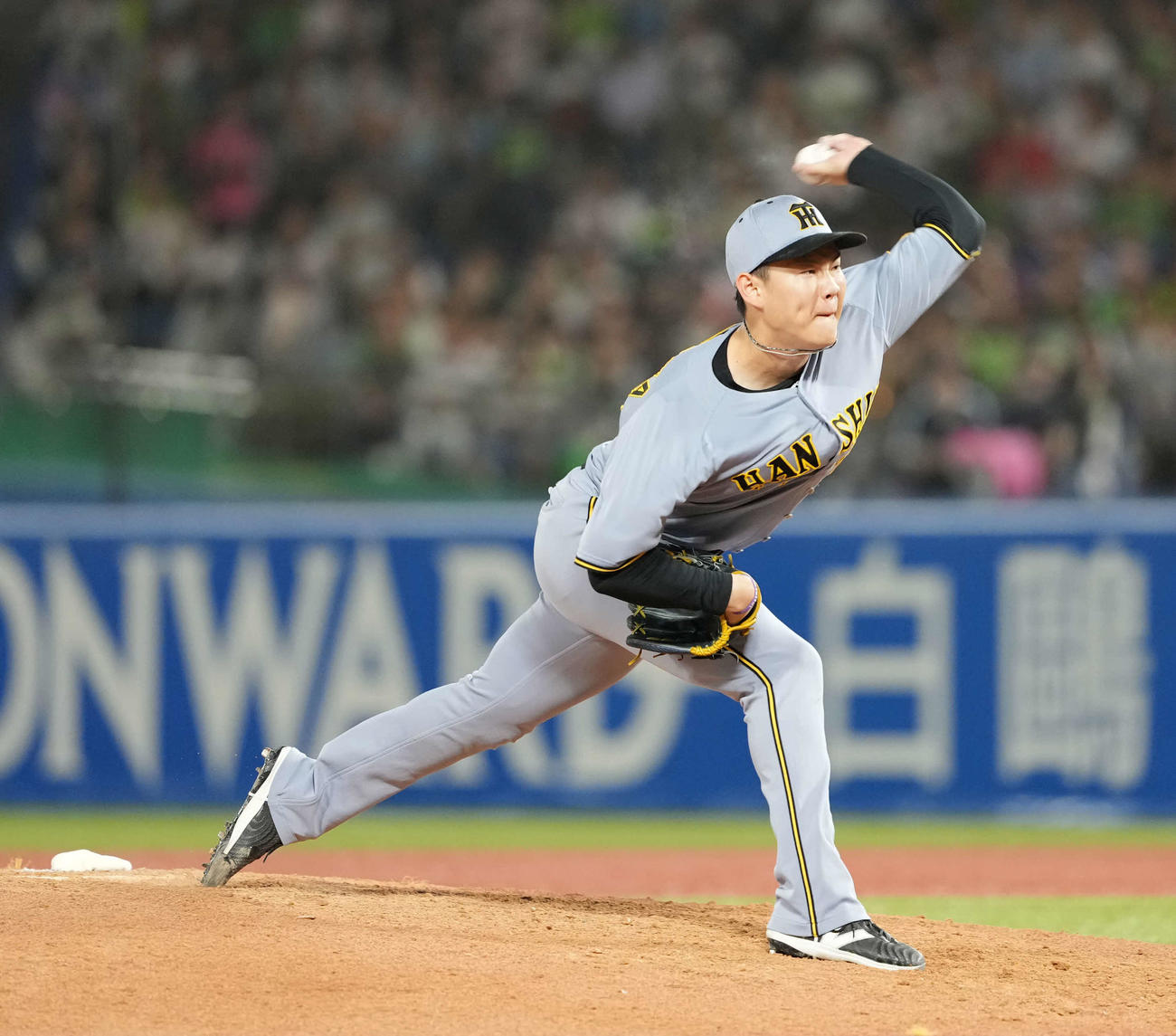 ヤクルト対阪神　力投する阪神及川（撮影・井上学）