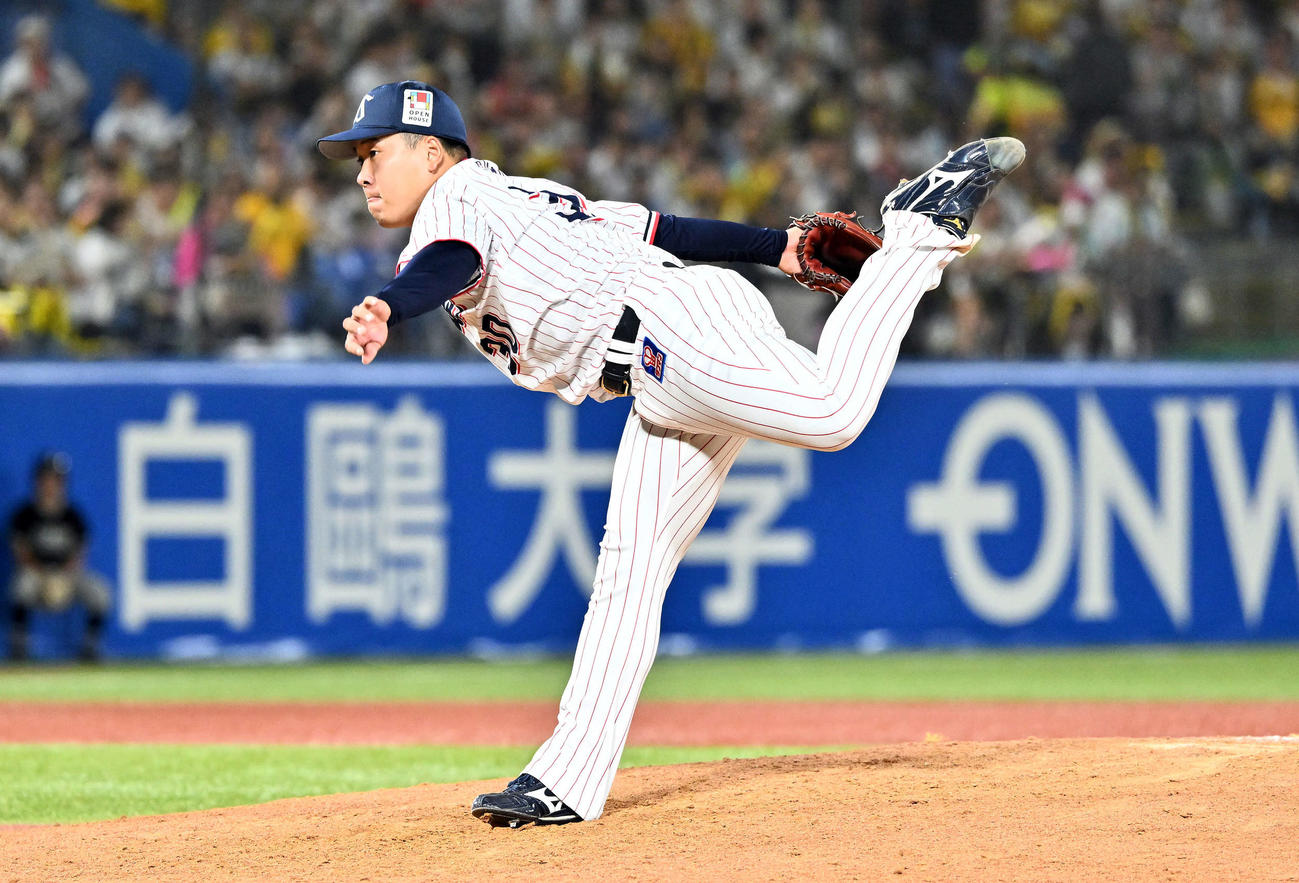 ヤクルト対阪神　ヤクルト4番手の荘司（撮影・滝沢徹郎）
