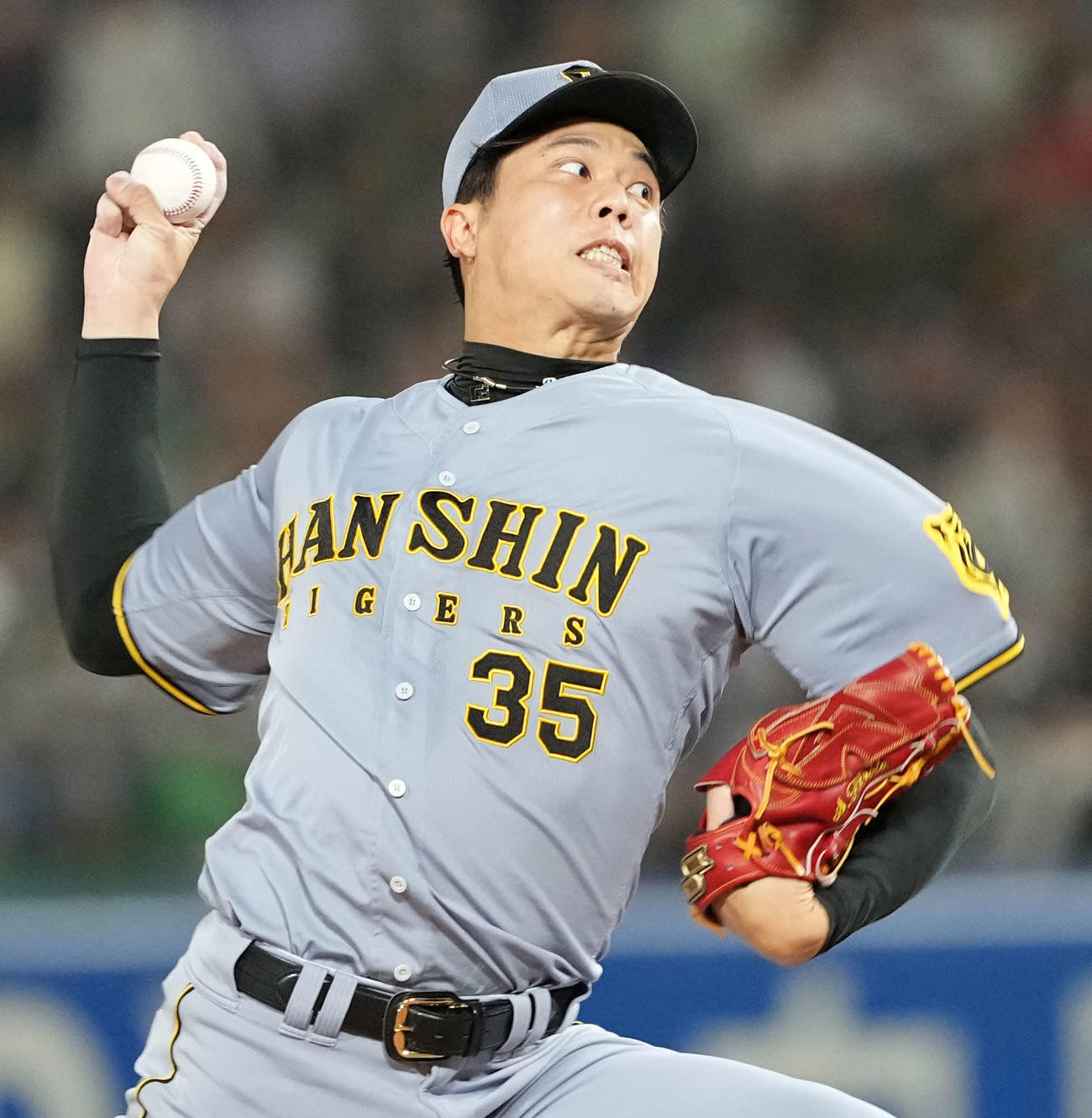 ヤクルト対阪神　歯を食いしばって力投する阪神才木（撮影・井上学）