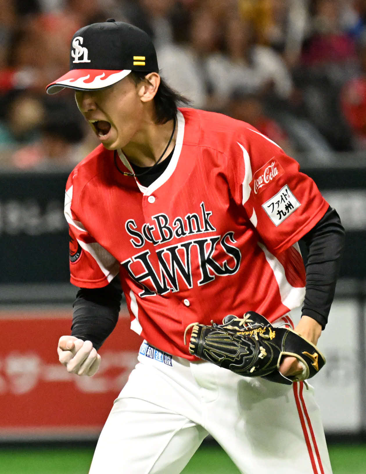 ソフトバンク対オリックス　5回表オリックス2死三塁、打者杉本を右飛に仕留め雄叫びを上げる大津（撮影・林敢治）