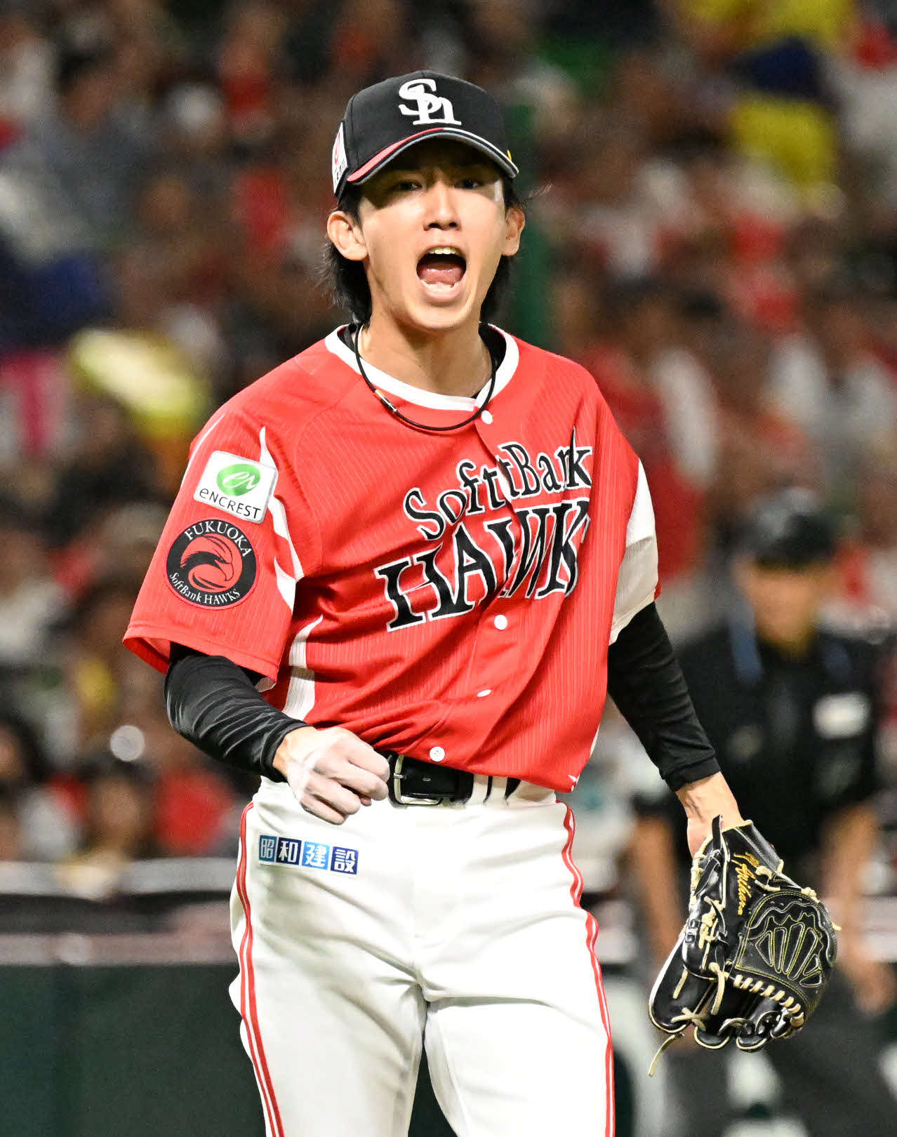 ソフトバンク対オリックス　2回表オリックス2死、打者森を三振に仕留め雄叫びを上げる大津（撮影・林敢治）