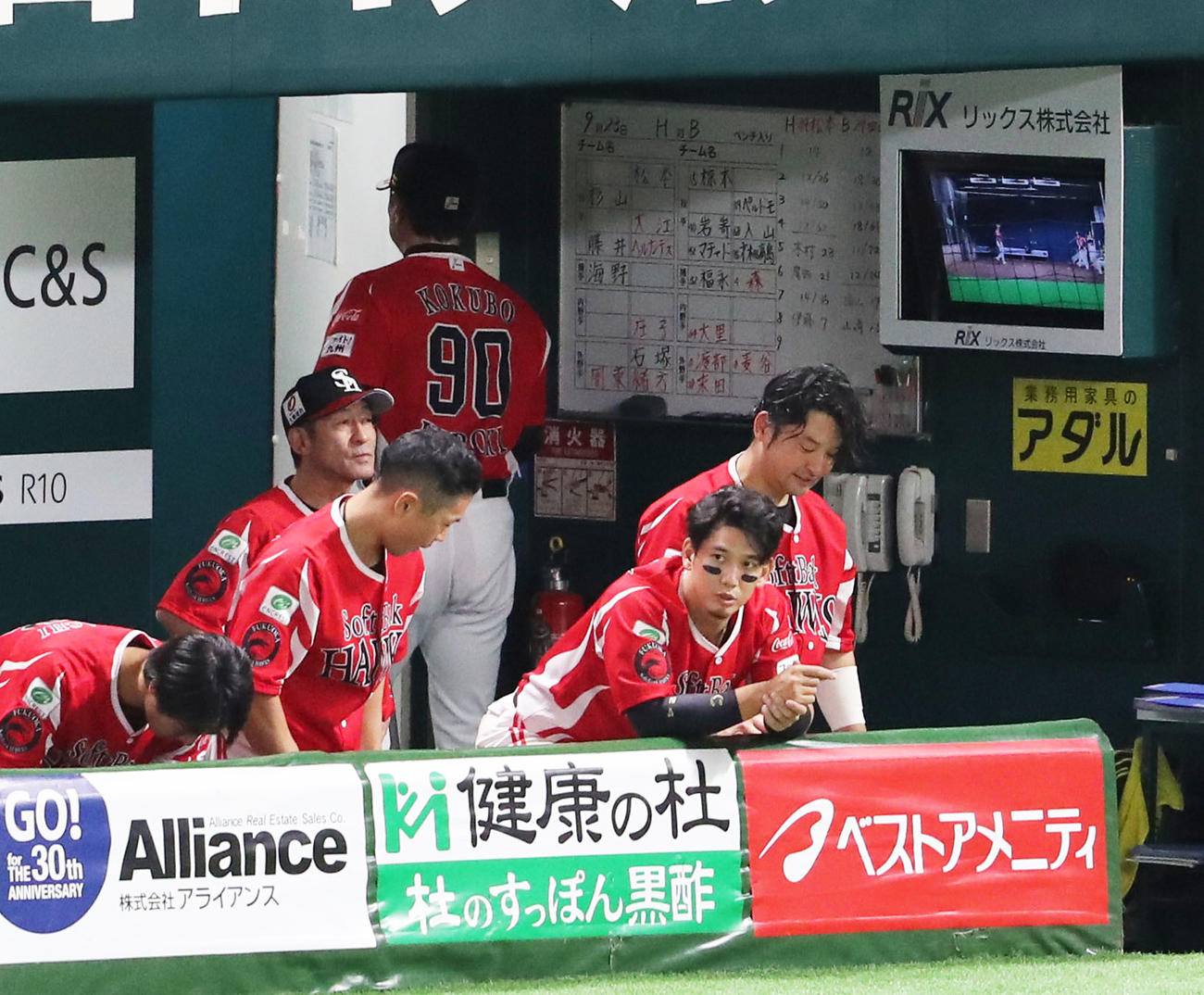 ソフトバンク対オリックス　オリックスに連敗し引きあげるソフトバンク小久保監督（撮影・梅根麻紀）