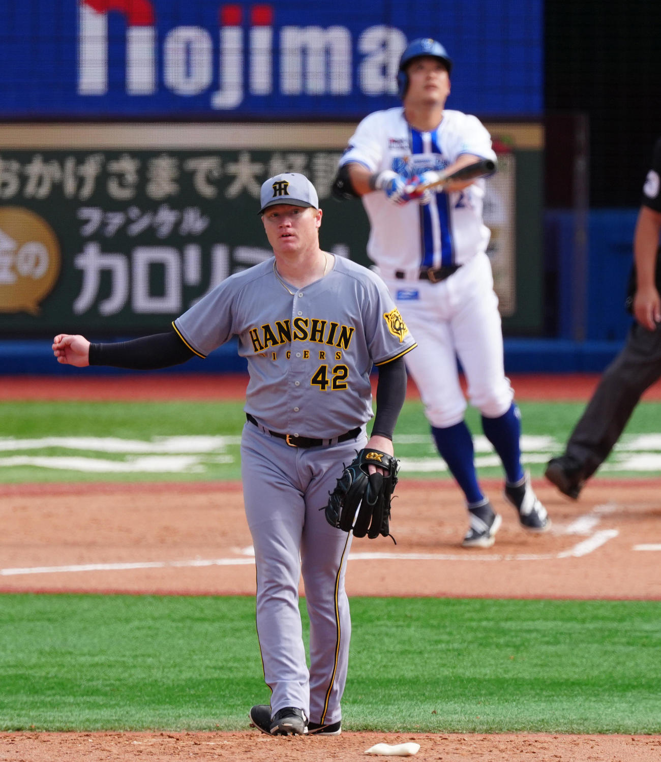 DeNA対阪神　2回裏DeNA無死、筒香に左越え先制ソロ本塁打を浴びるネルソン（撮影・清水貴仁）