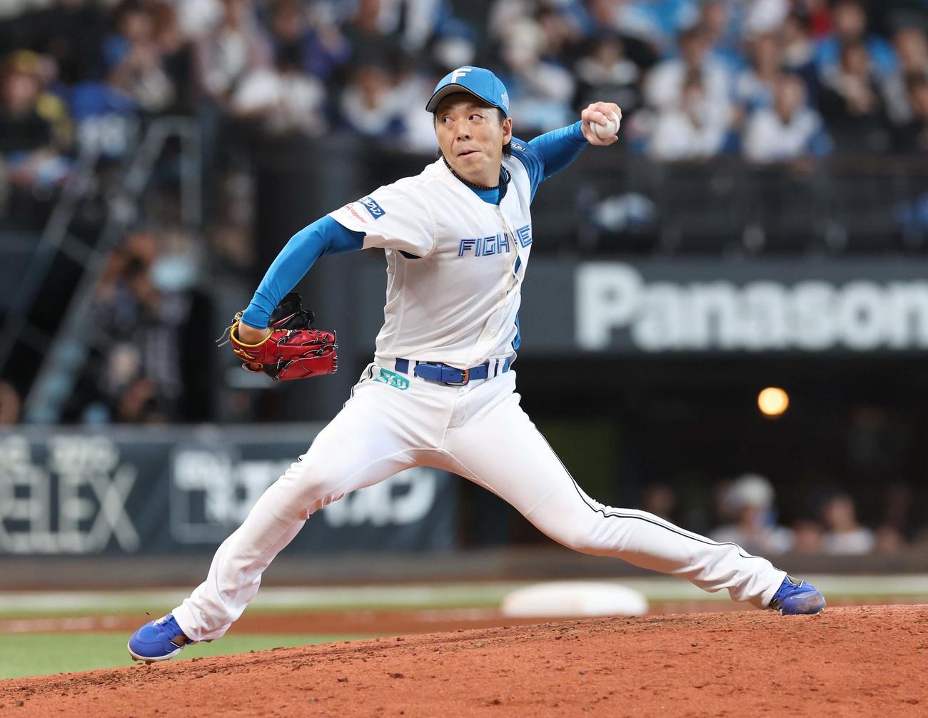 日本ハム対楽天　5回途中登板の宮西（撮影・黒川智章）