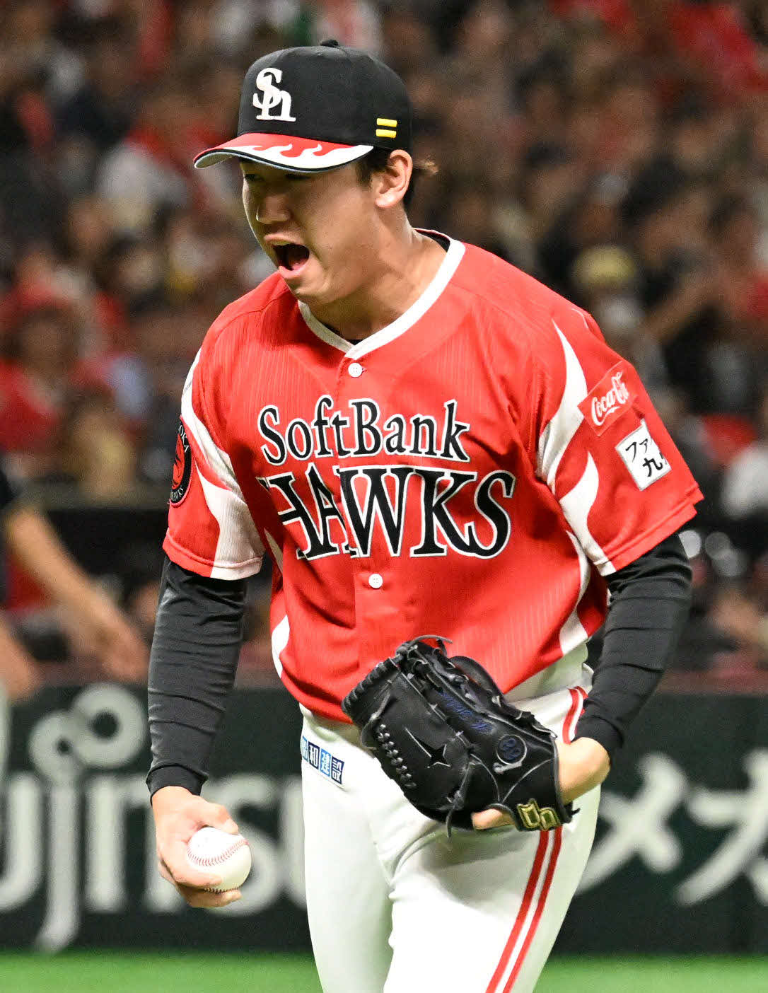 ソフトバンク対オリックス　5回表オリックス2死一、二塁、打者頓宮を投直に仕留め雄たけびを上げる木村光（撮影・林敢治）