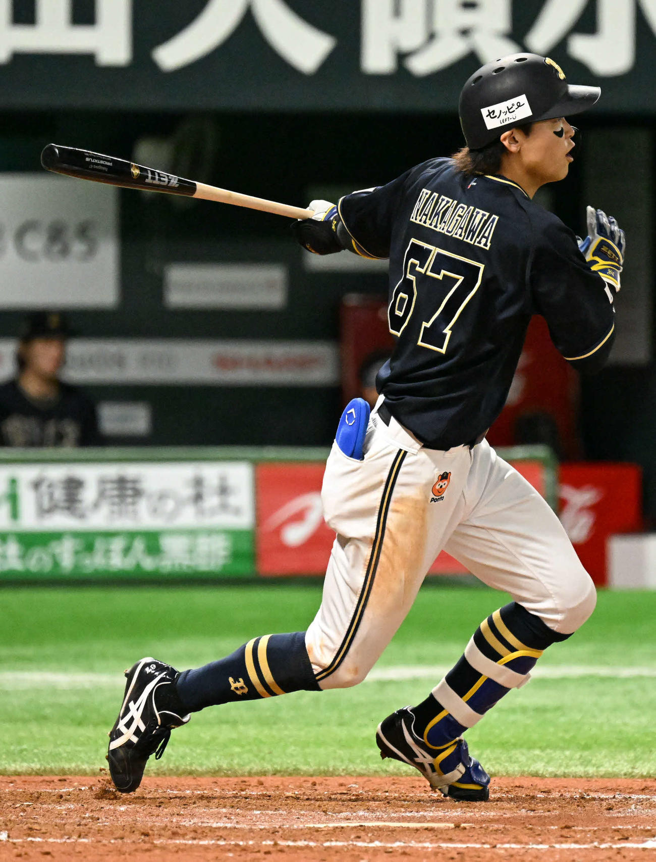 ソフトバンク対オリックス　4回表オリックス無死、中川は左前安打を放つ（撮影・林敢治）