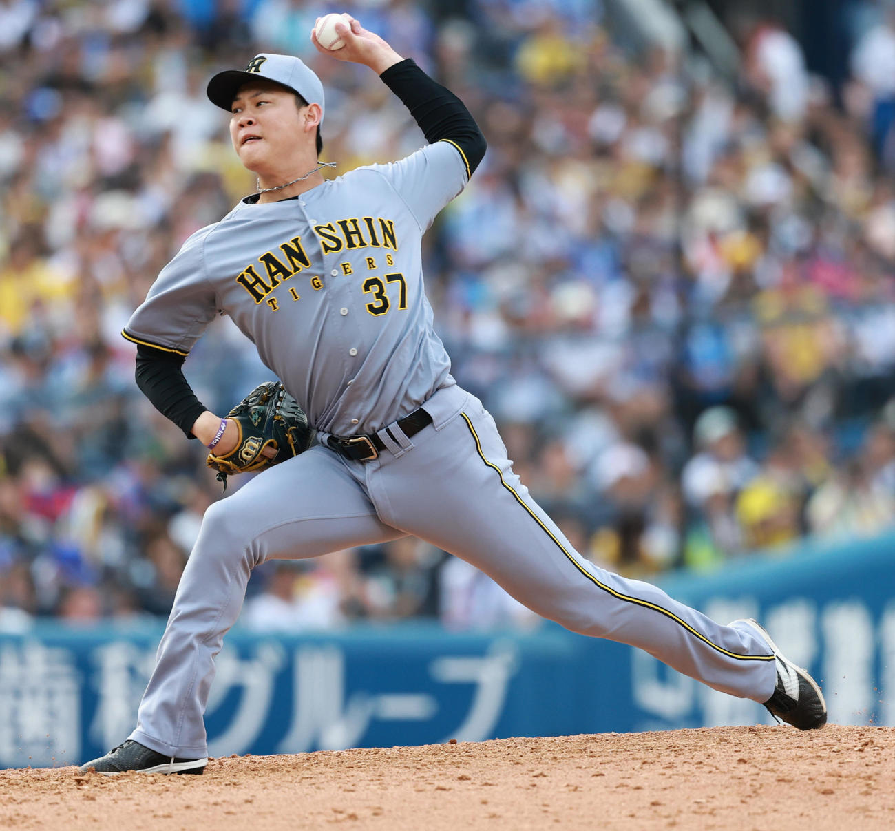 DeNA対阪神　力投する阪神及川（撮影・野上伸悟）