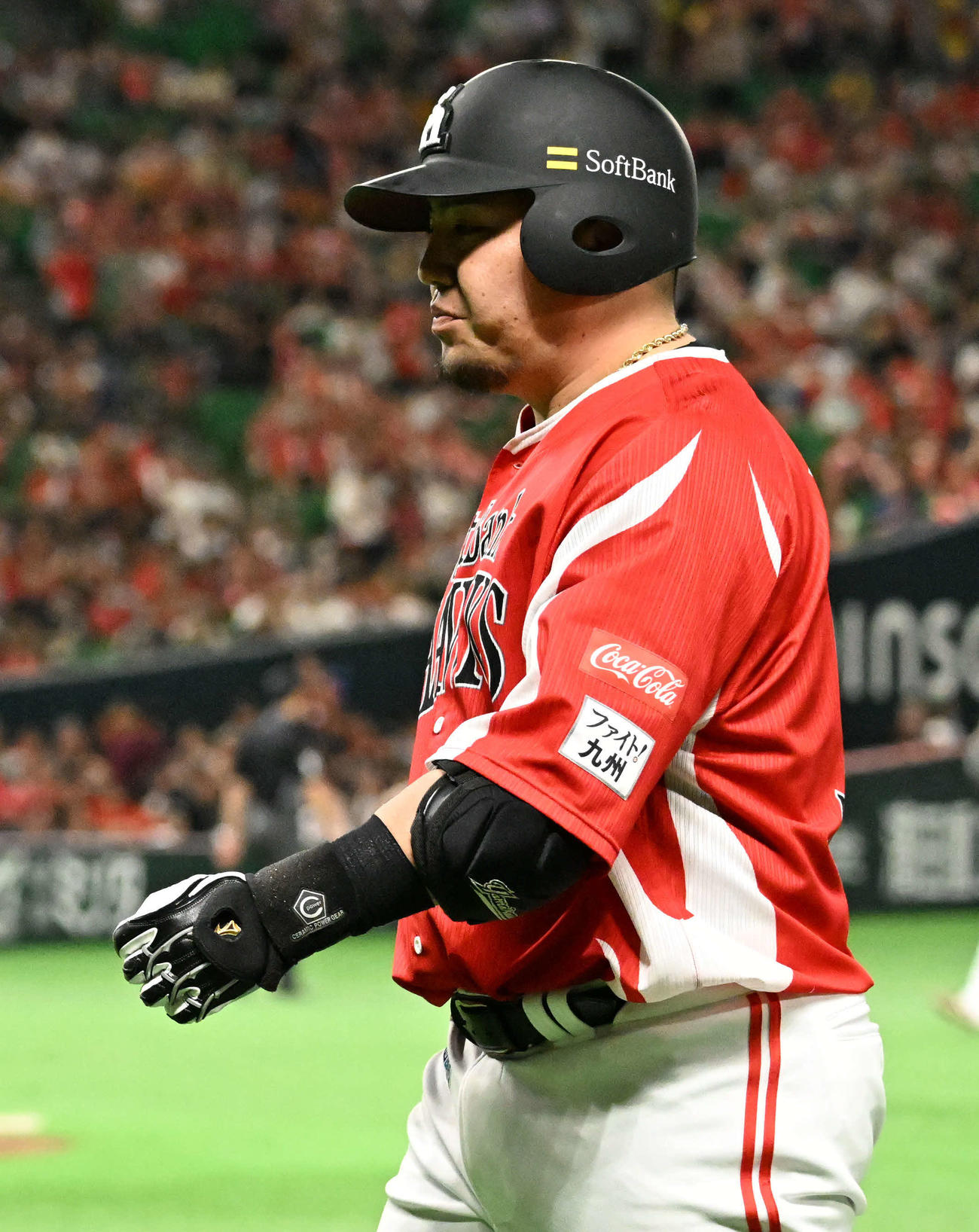 ソフトバンク対オリックス　8回裏ソフトバンク2死一塁、山川は遊ゴロに終わる（撮影・林敢治）