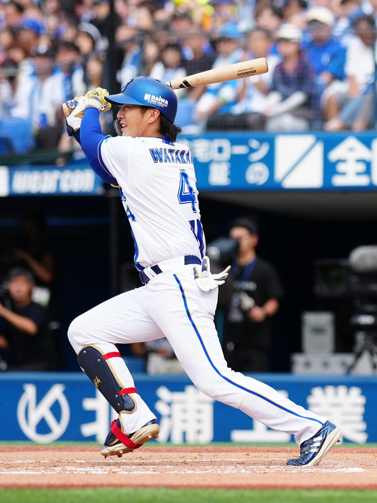 DeNA対阪神　6回裏DeNA2死、右前打を放つ度会（撮影・江口和貴）