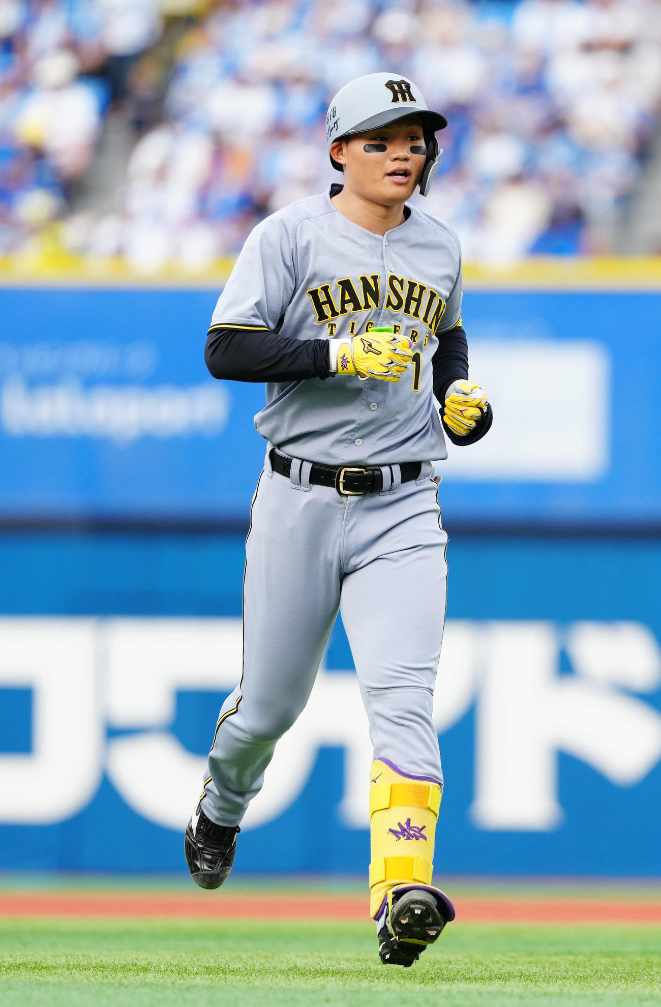 DeNA対阪神　7回表阪神無死、右飛に倒れた森下（撮影・江口和貴）