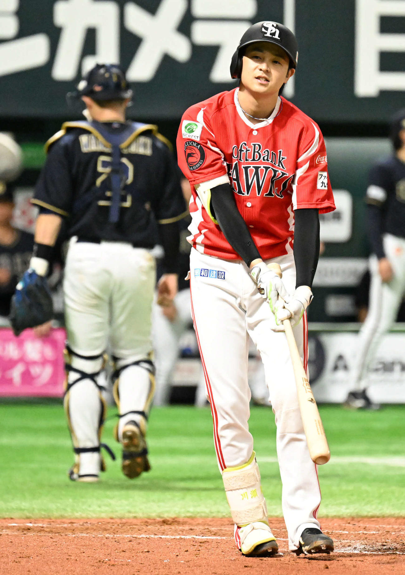 ソフトバンク対オリックス　2回裏ソフトバンク2死一、二塁、川瀬は見逃し三振に終わる（撮影・林敢治）