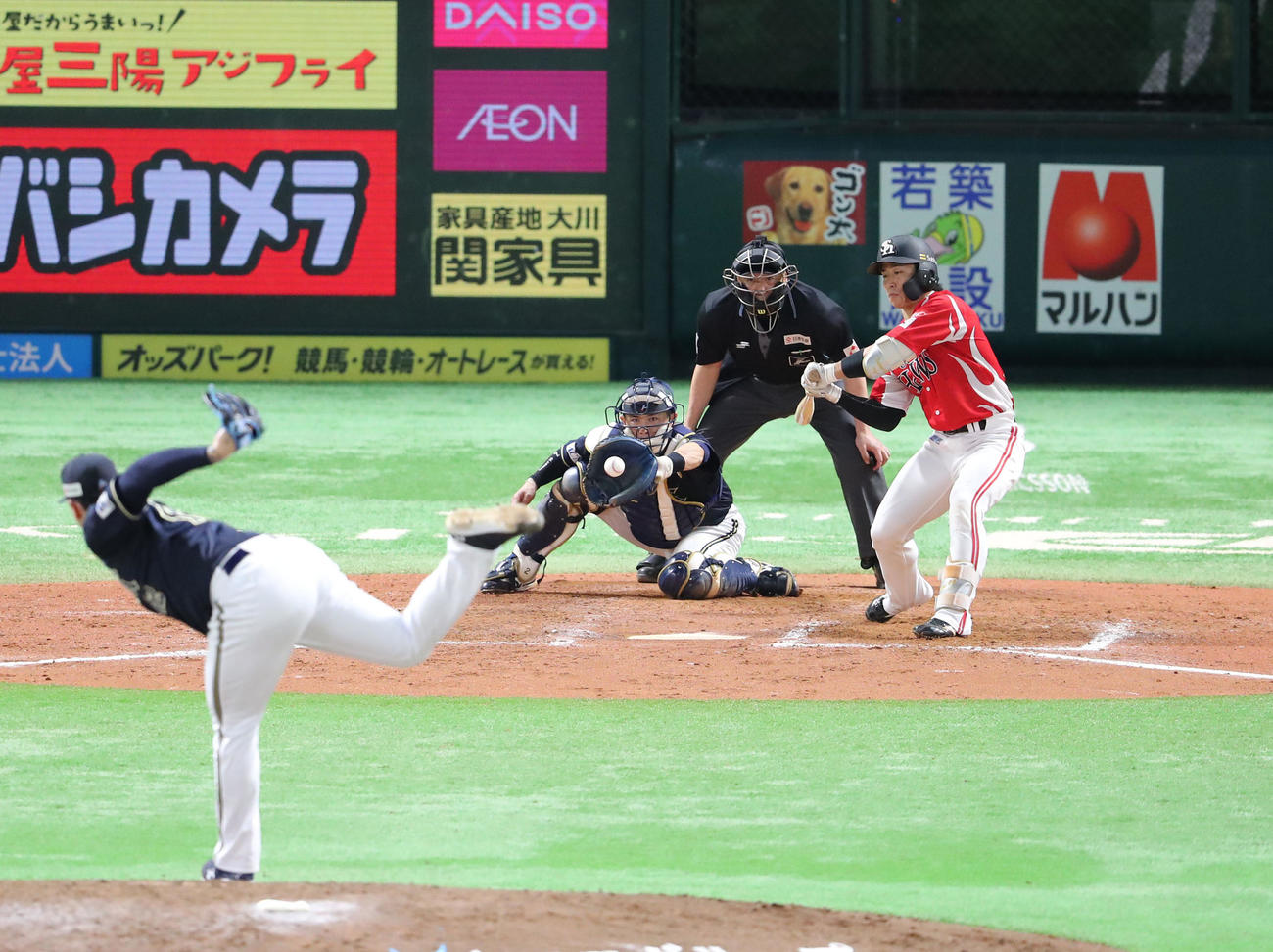 ソフトバンク対オリックス　9回裏ソフトバンク1死、野村は見逃しの三振に終わる（撮影・梅根麻紀）