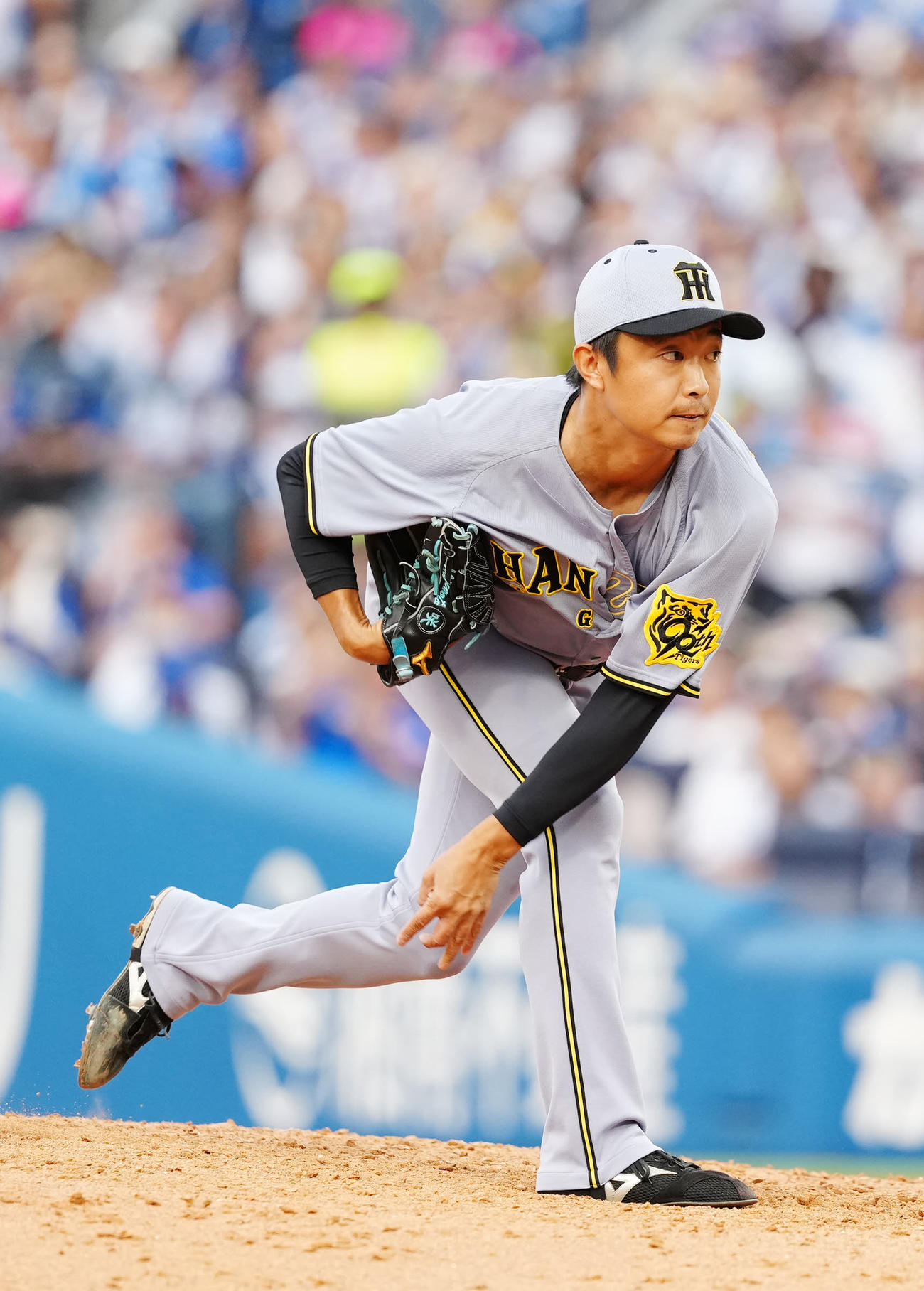 DeNA対阪神　阪神5番手の島本（撮影・江口和貴）