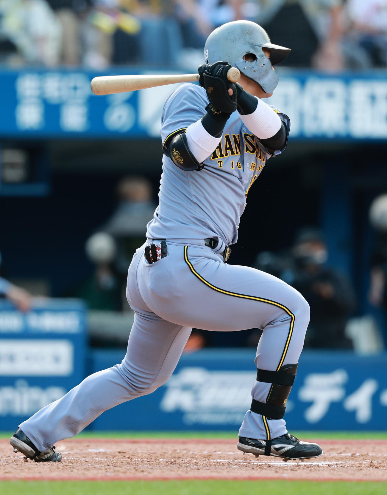 DeNA対阪神　5回表阪神2死満塁、左前適時打を放つ前川（撮影・野上伸悟）