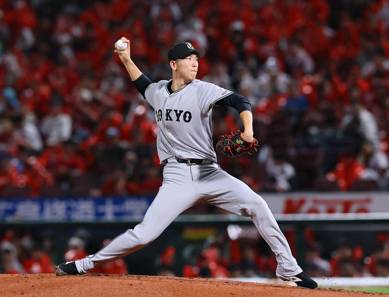 広島対巨人　巨人先発の戸郷（撮影・藤尾明華）