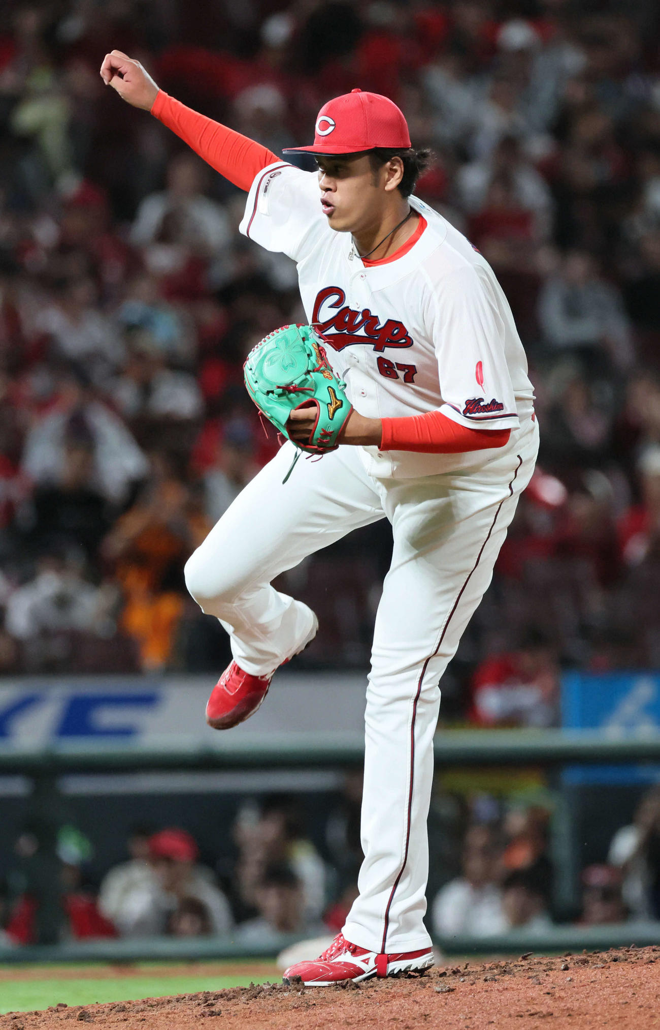 広島対巨人　9回表巨人、広島4番手の菊地（撮影・加藤孝規）