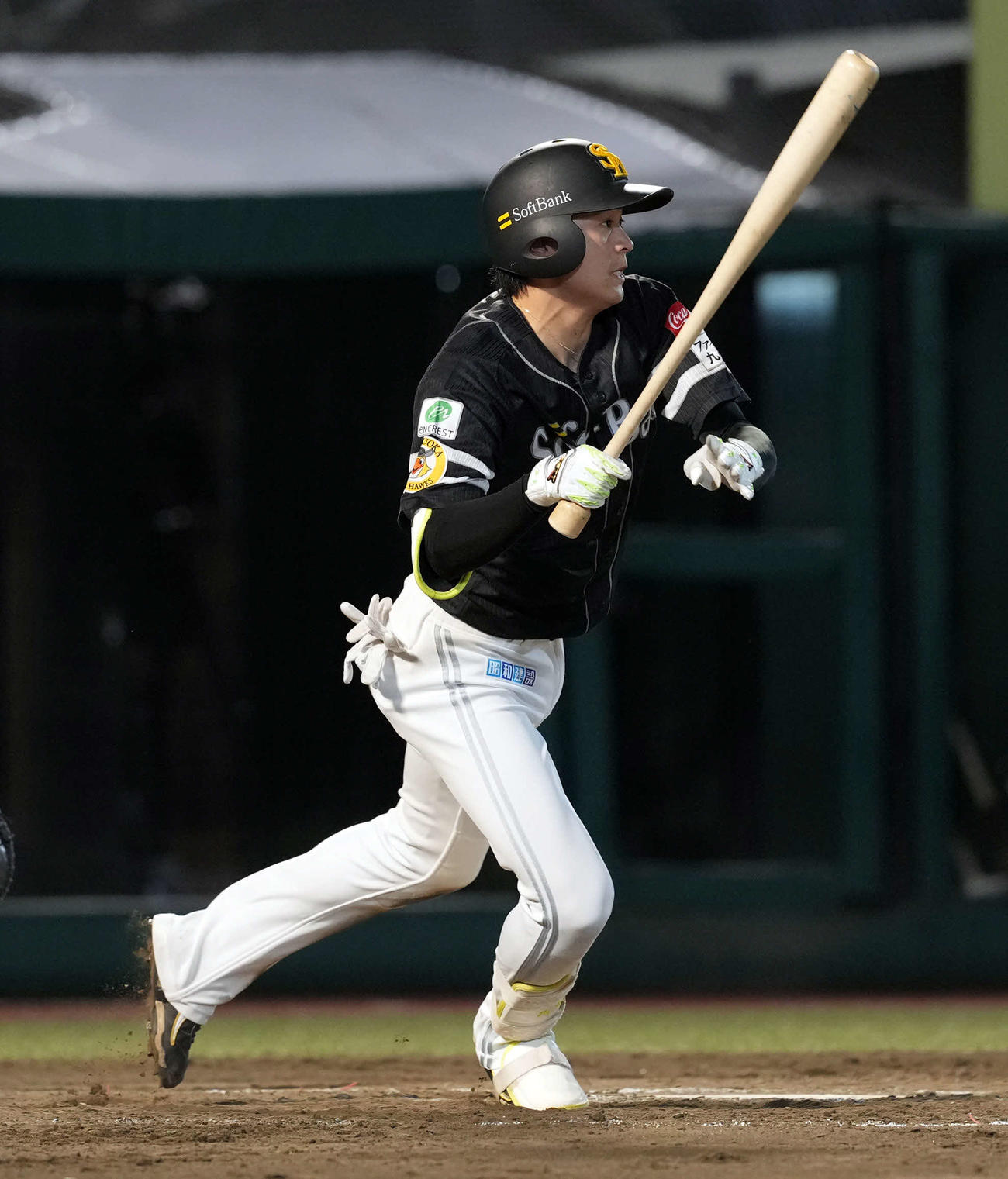 楽天対ソフトバンク　4回表ソフトバンク1死二、三塁、中前適時打を放つ川瀬（撮影・たえ見朱実）