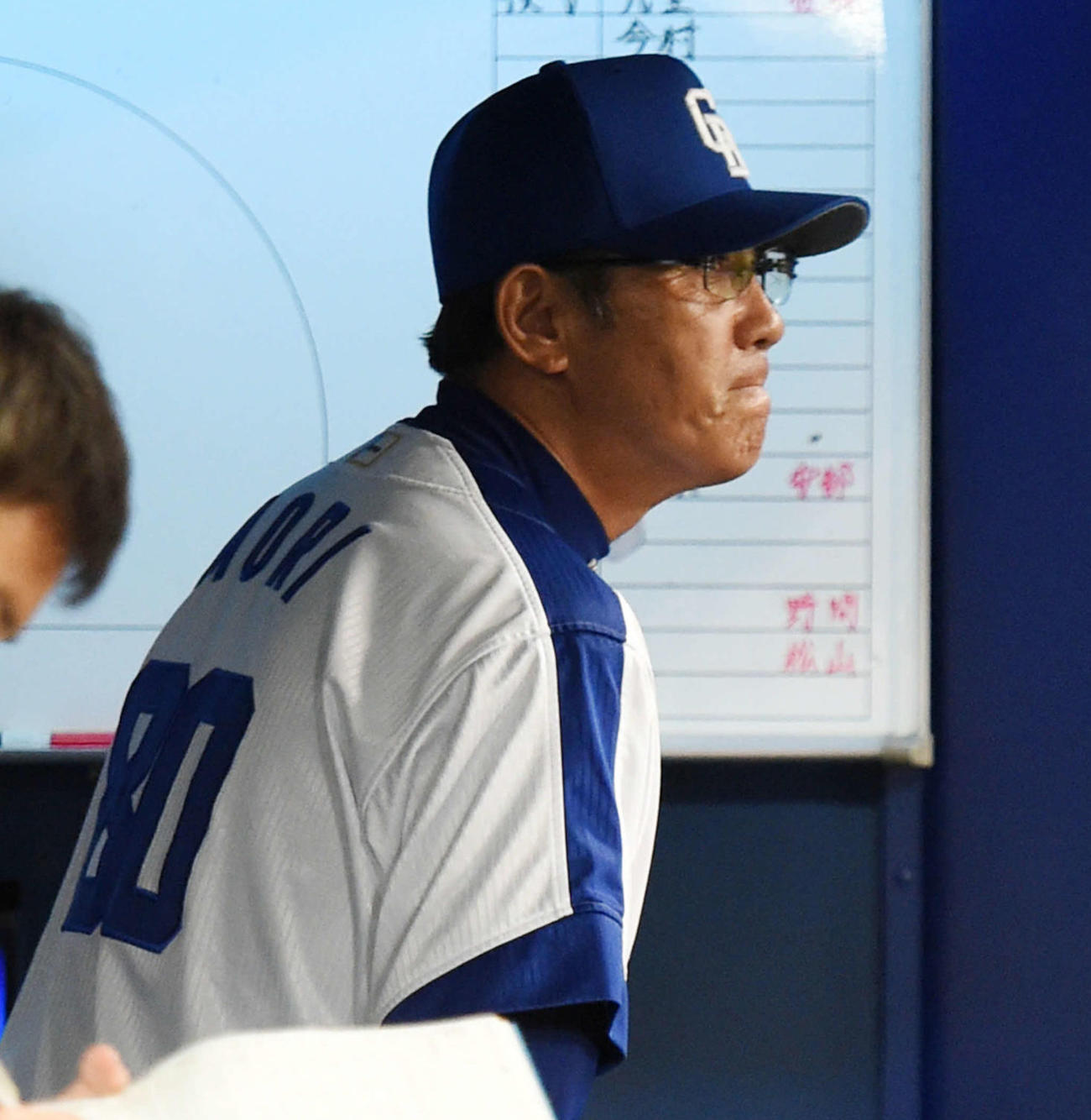 中日対広島　9回、交代を告げベンチに戻った森監督