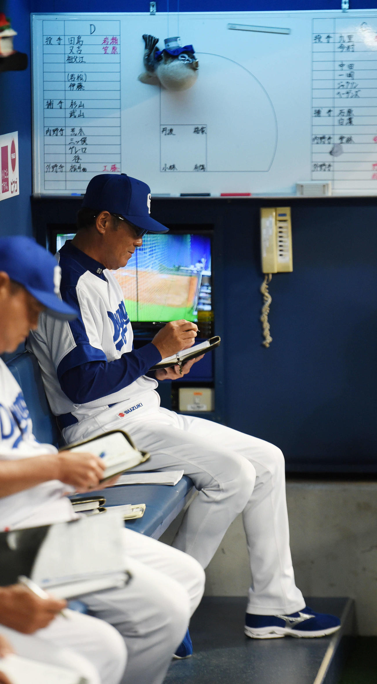 中日対広島　9回、交代を告げベンチに戻った森監督