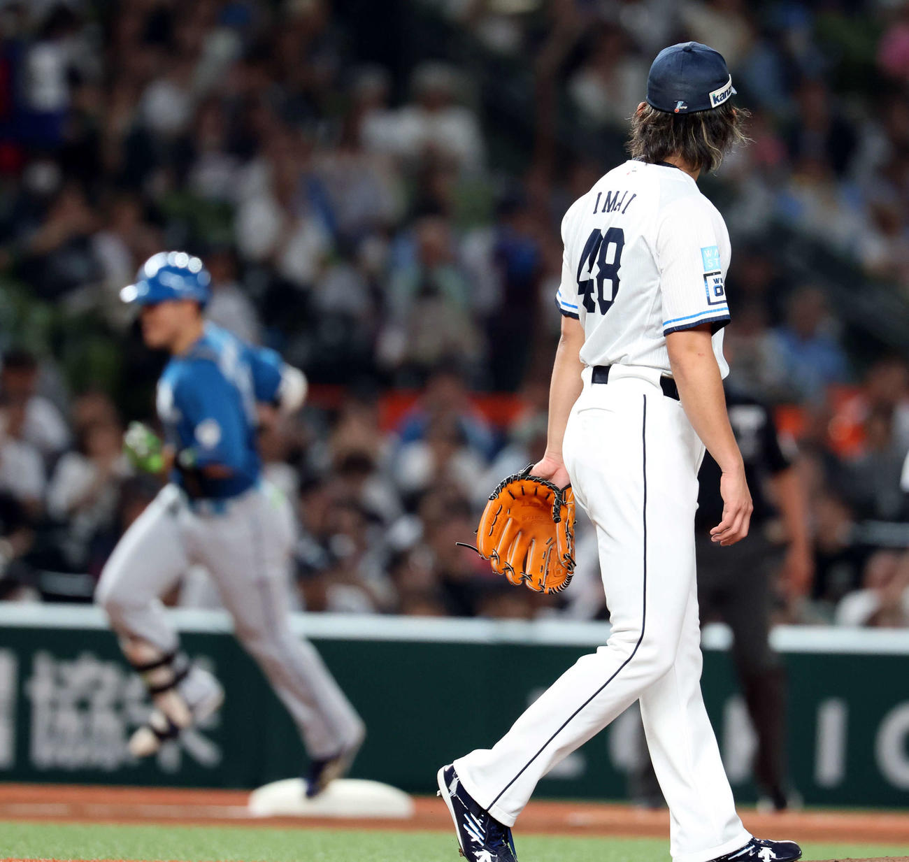 西武対日本ハム　2回表日本ハム無死一塁、清宮幸（奥）に先制2点本塁打を許した今井（撮影・浅見桂子）