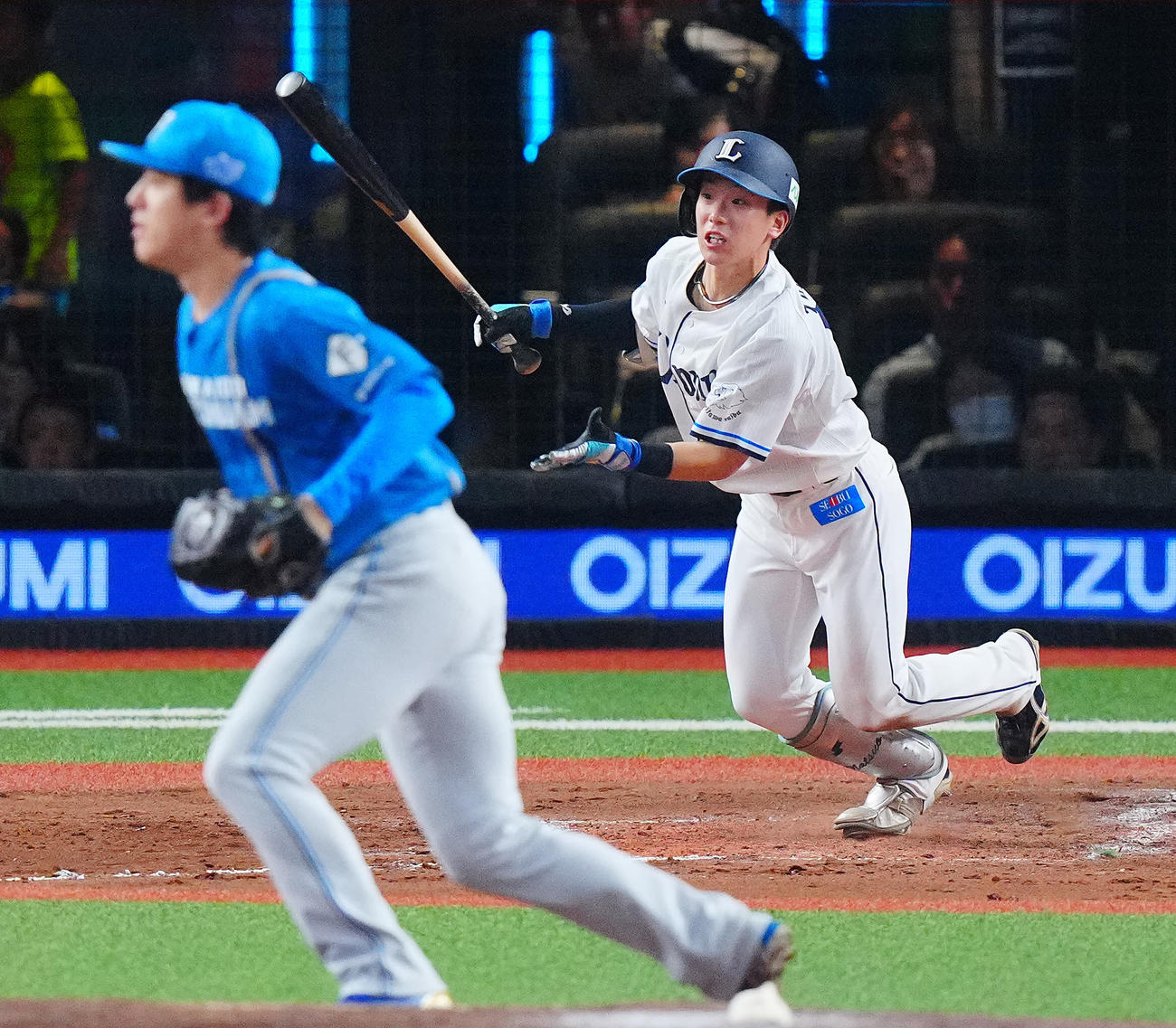 西武対日本ハム　7回裏西武2死一、二塁、適時打を放つ滝沢。投手北山（撮影・垰建太）