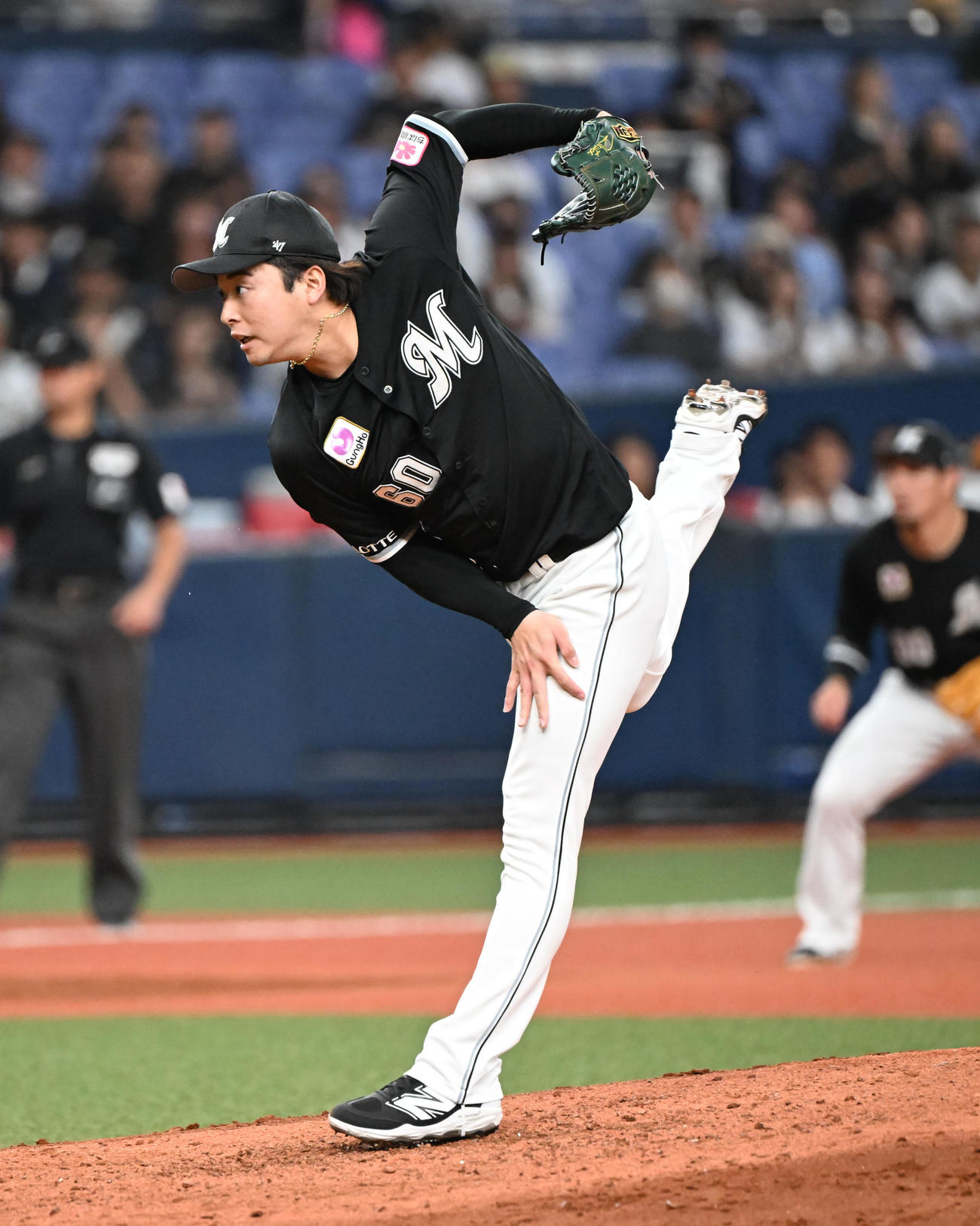 オリックス対ロッテ　9回途中から登板するロッテ横山（撮影・和賀正仁）