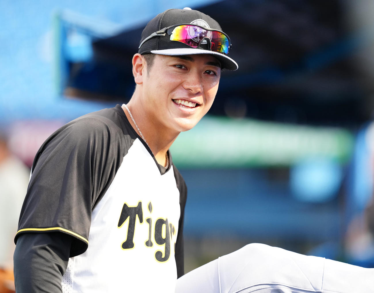 ヤクルト対阪神　試合前練習で笑顔の阪神豊田（撮影・鈴木みどり）