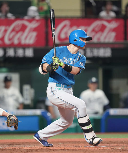 西武対日本ハム 3回表日本ハム1死満塁、2点適時打を放つ清宮幸(撮影・井上学)