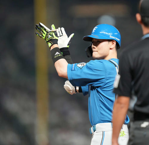 西武対日本ハム 3回表日本ハム1死満塁、2点適時打を放つ清宮幸(撮影・井上学)