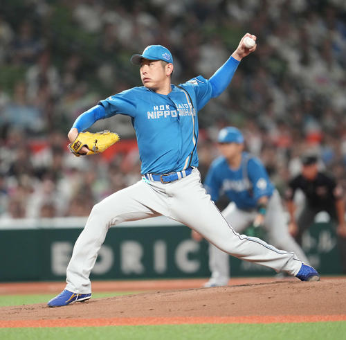 西武対日本ハム 力投する日本ハム先発の加藤貴(撮影・井上学)