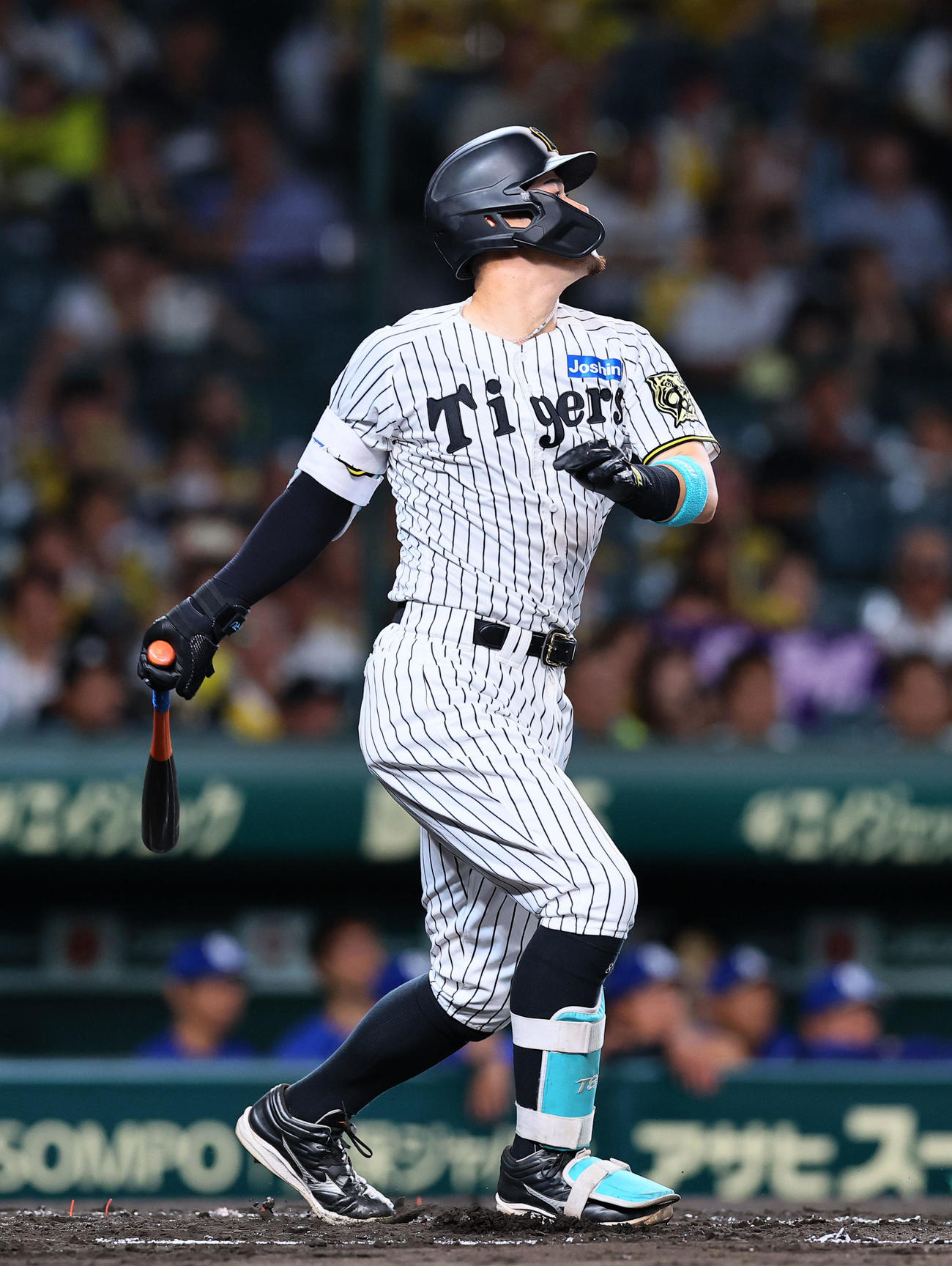 阪神対中日　1回裏阪神2死二塁、佐藤輝は左前に適時打を放つ（（撮影・藤尾明華）
