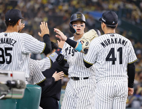 阪神】佐藤輝明がダブルで王手 2本の適時打で99打点「40－100」一気に