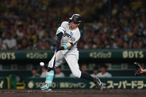 阪神】佐藤輝明がダブルで王手 2本の適時打で99打点「40－100」一気に