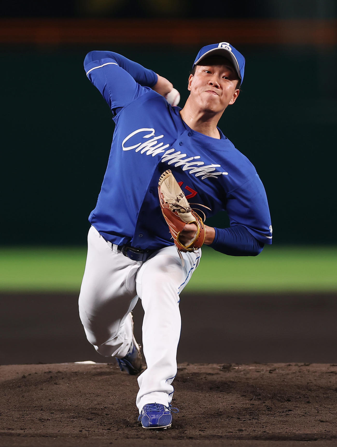 阪神対中日　力投する中日先発の柳（撮影・前田充）