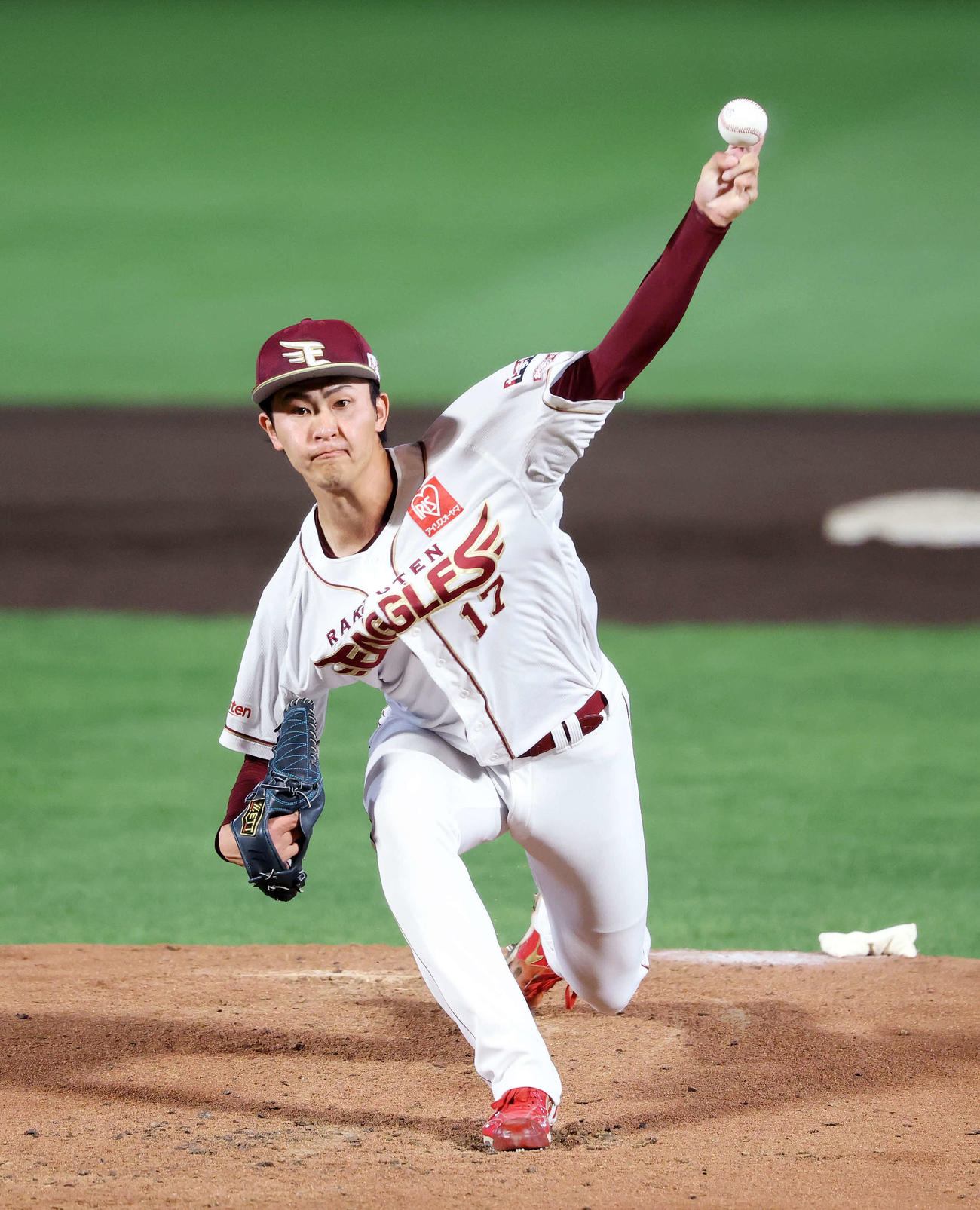楽天対ソフトバンク　力投する楽天先発の古謝（撮影・鈴木正人）