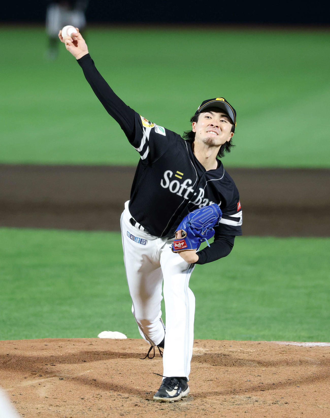 楽天対ソフトバンク　力投するソフトバンク先発の上沢（撮影・鈴木正人）