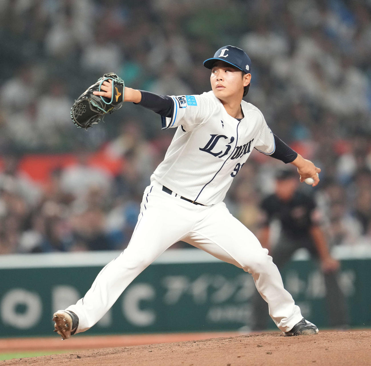 西武対日本ハム　力投する西武浜屋（撮影・井上学）
