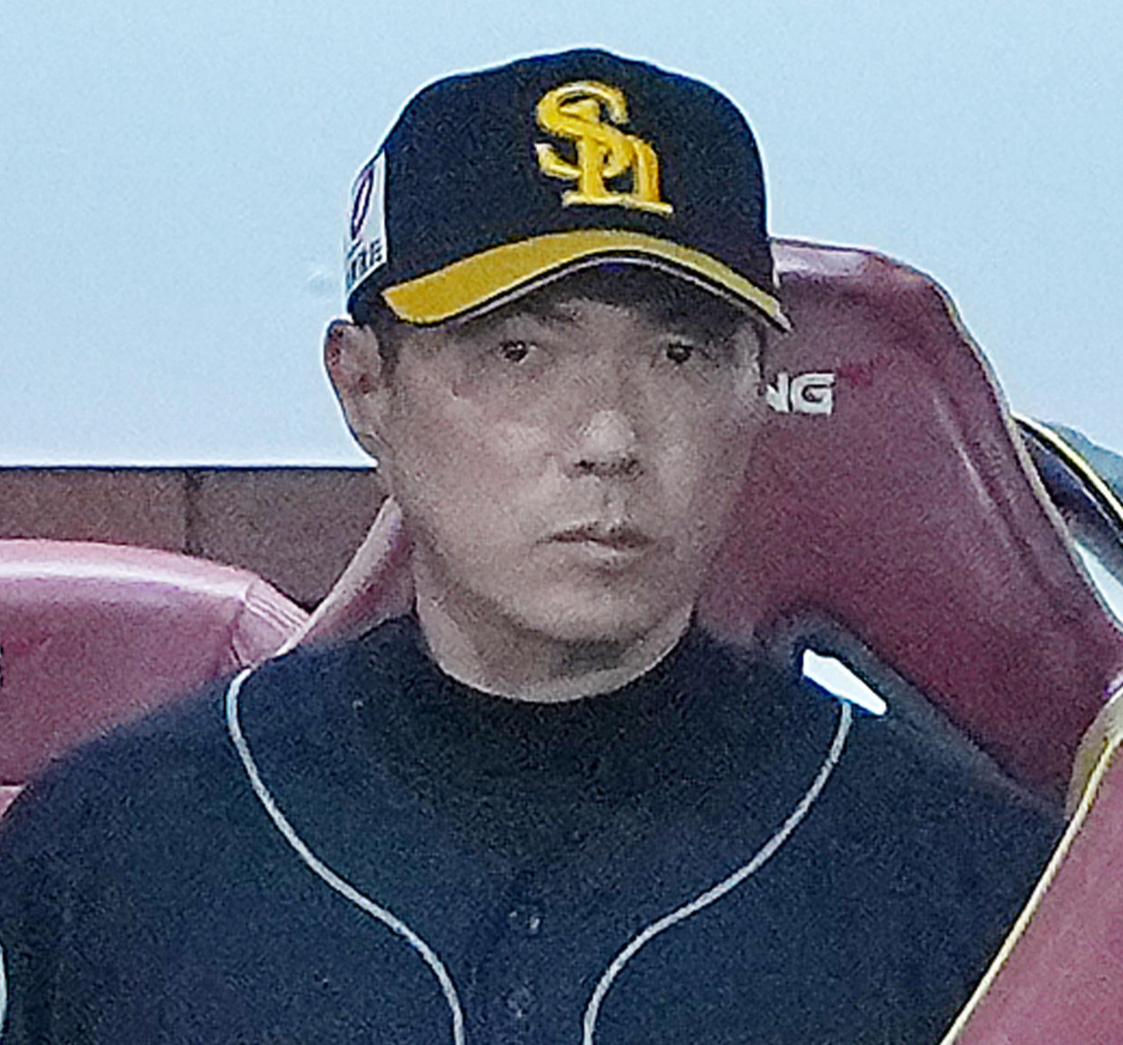 楽天対ソフトバンク　戦況を見つめるソフトバンク小久保監督（撮影・足立雅史）