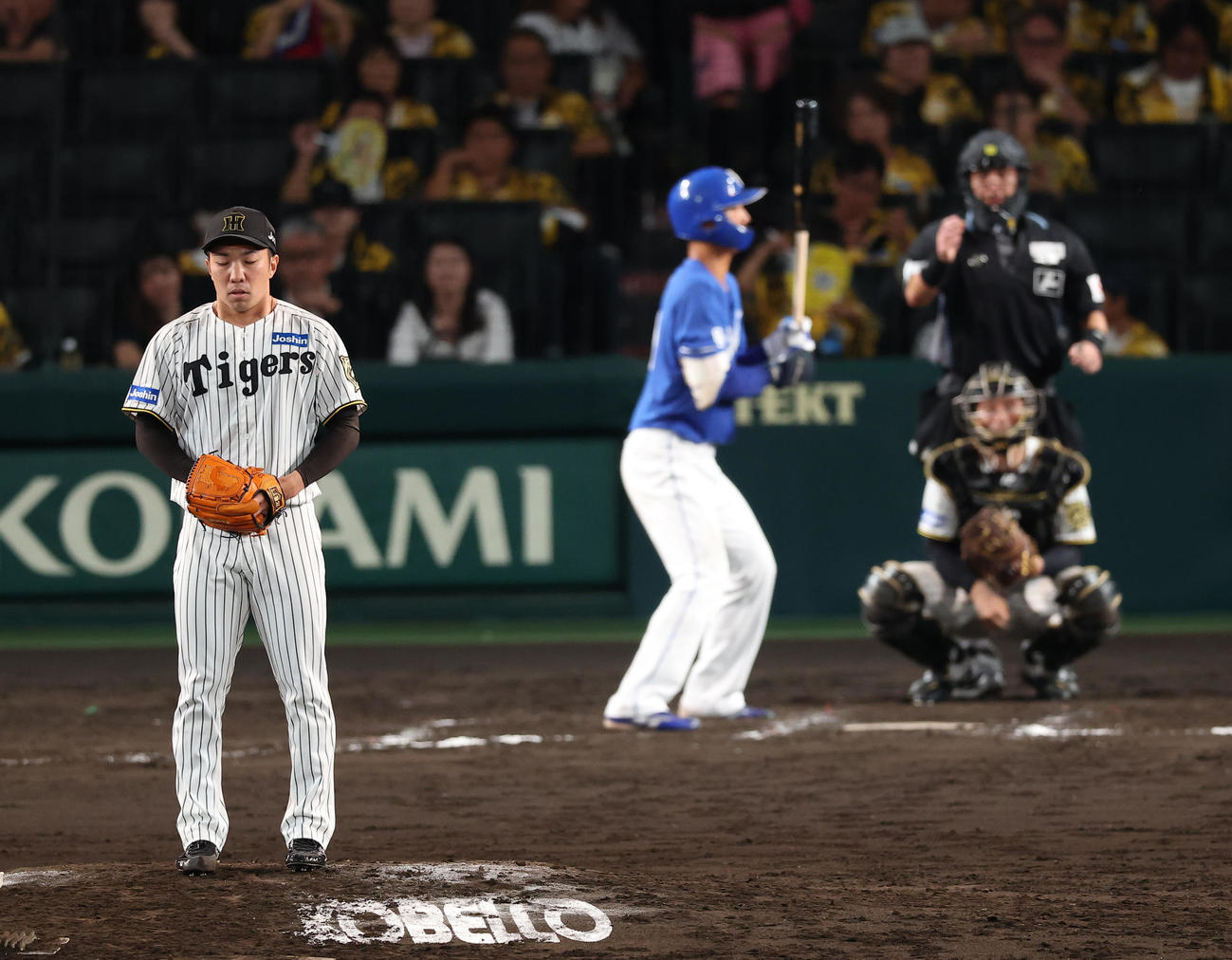 記録をかけた登板で深く深呼吸をする石井（撮影・上田博志）