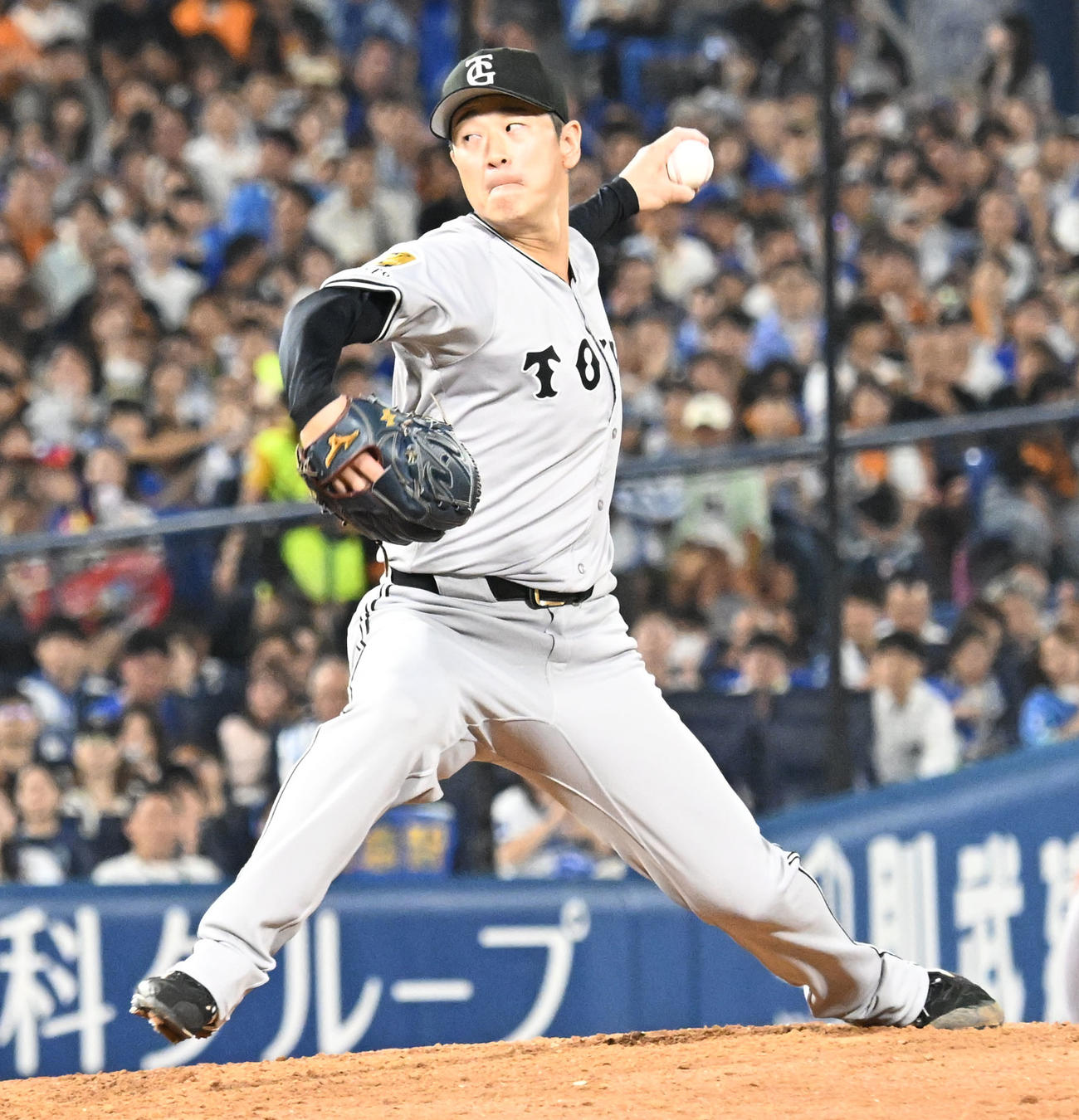 DeNA対巨人　7回、5番手で登板した巨人中川（撮影・千葉一成）