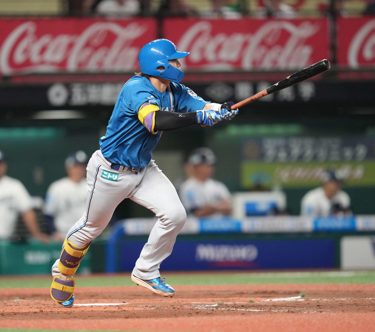 西武対日本ハム　2回表日本ハム2死一、二塁、田宮は適時打を放つ（撮影・井上学）
